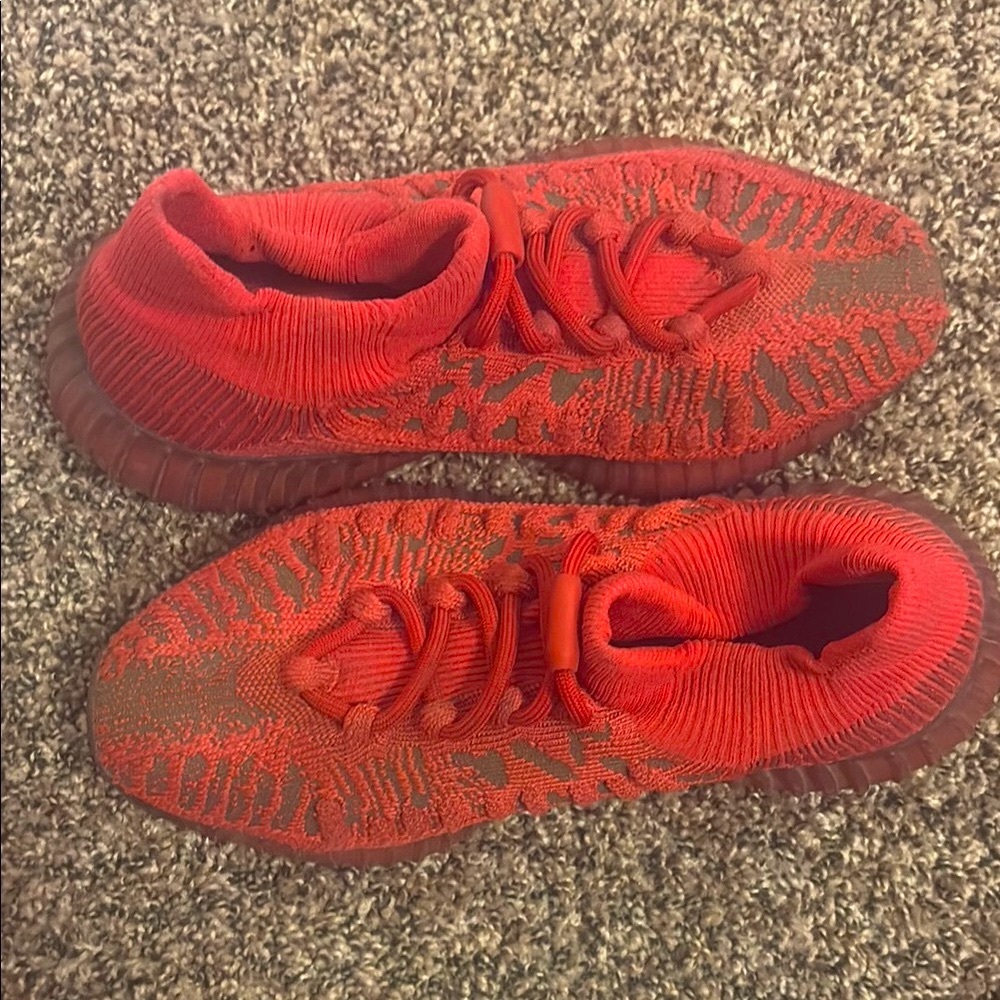 Yeezy Boost 350 V2